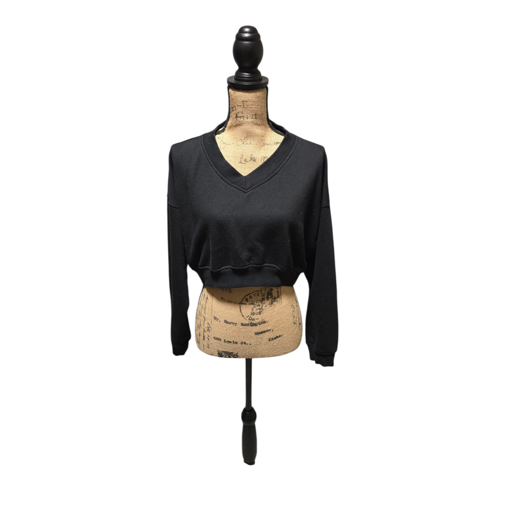 Solid black v neck long sleeve crop pullover sweater, size large* - Picture 1 of 3